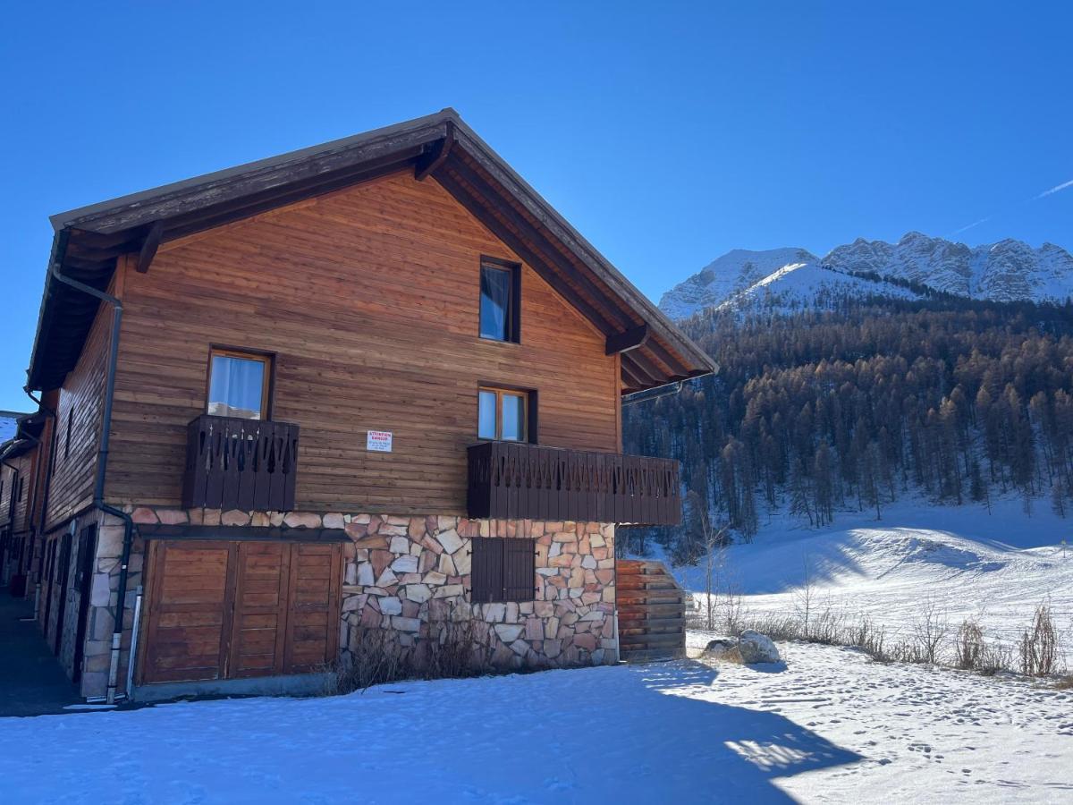 Chalet Vars 8 A 10 Personnes, Proche Des Pistes Exterior photo
